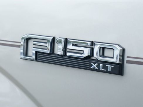 Used 2018 Ford F150 XLT w/ Equipment Group 302A Luxury AWD/4WD image 48