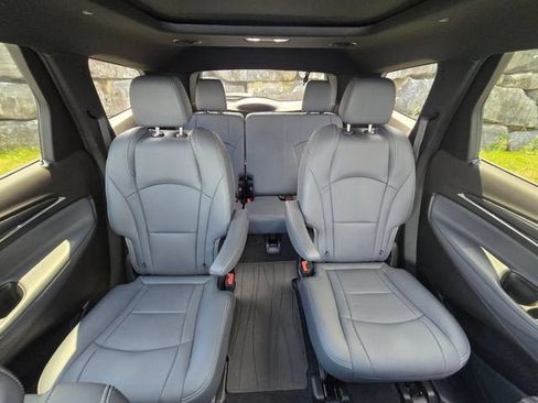 Used 2023 Buick Enclave Essence w/ Experience Buick Package AWD/4WD image 19
