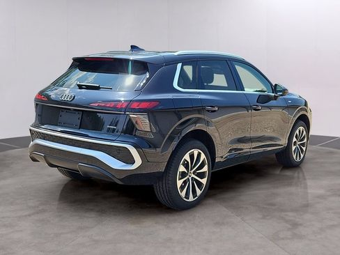 New 2026 Audi Q3 quattro 2.0T AWD/4WD image 3