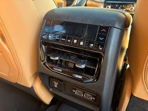 Used 2024 Jeep Grand Cherokee L Summit AWD/4WD image 13