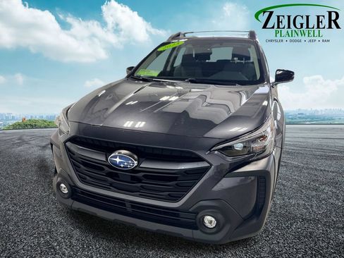 Used 2023 Subaru Outback Premium AWD/4WD image 9