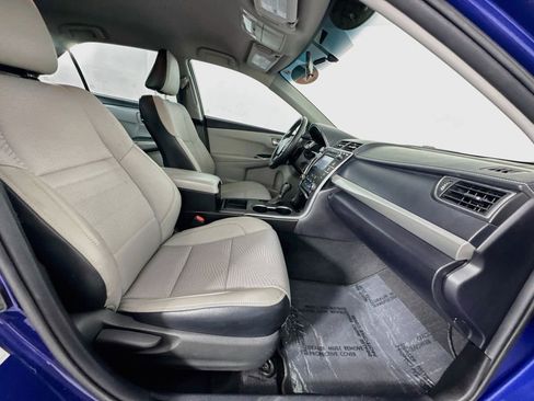 Used 2016 Toyota Camry SE FWD image 29