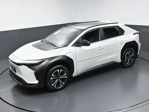 Used 2023 Toyota bZ4X AWD image 41