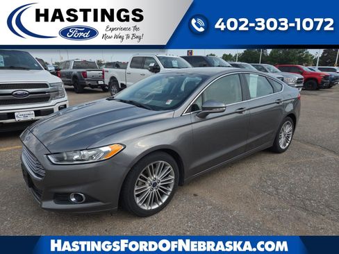 Used 2014 Ford Fusion SE w/ Equipment Group 202A FWD image 1
