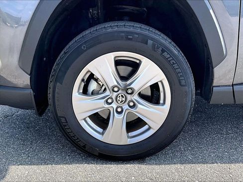 Used 2024 Toyota RAV4 XLE AWD/4WD image 7