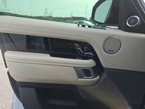 Used 2020 Land Rover Range Rover HSE image 26