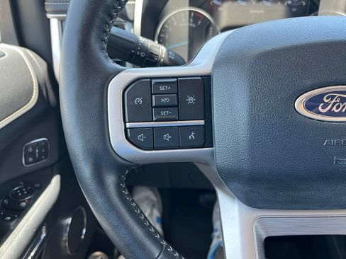Used 2024 Ford Expedition XLT RWD image 15
