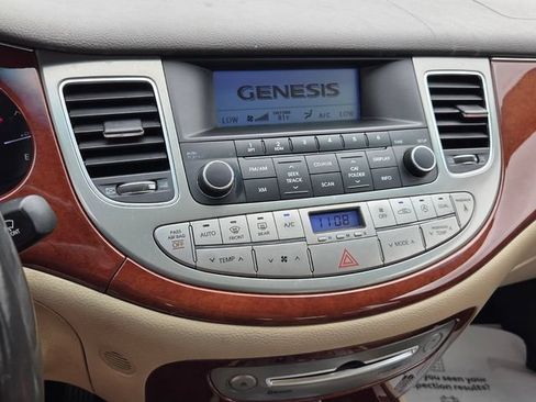 Used 2012 Hyundai Genesis 3.8 RWD image 18
