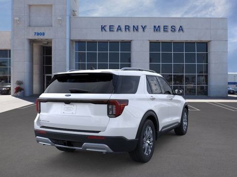 New 2026 Ford Explorer Platinum RWD image 8