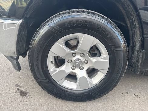 Used 2019 RAM 1500 Big Horn AWD/4WD image 27