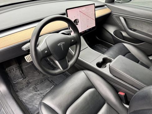 Used 2020 Tesla Model 3 Performance image 7