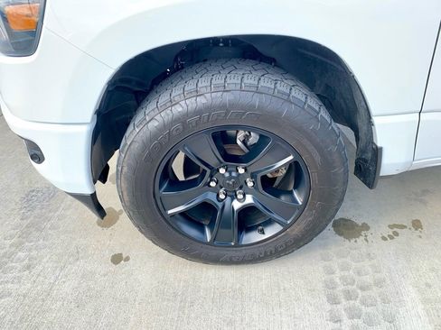 Used 2022 RAM 1500 Big Horn w/ Night Edition image 10