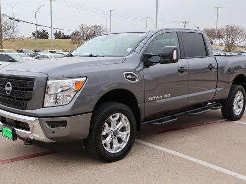 Certified 2024 Nissan Titan SV w/ SV Convenience Package image 4