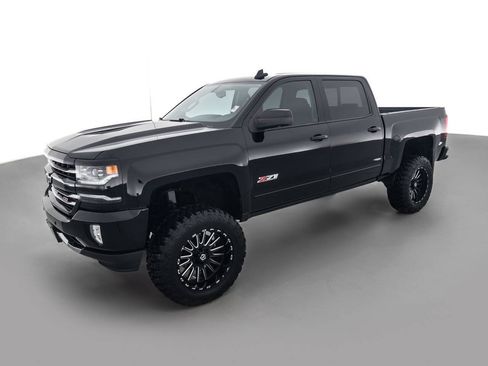 Used 2017 Chevrolet Silverado 1500 LTZ Z71 w/ Realtree Edition AWD/4WD image 9