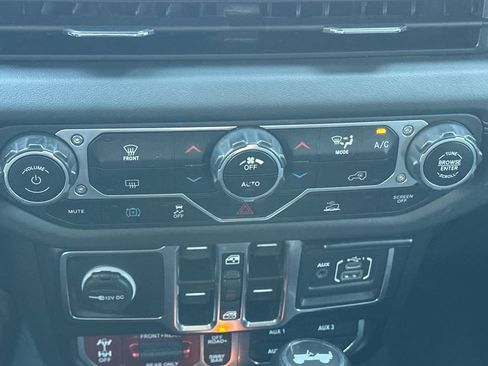 Used 2024 Jeep Wrangler Unlimited Rubicon 4xe AWD/4WD image 20