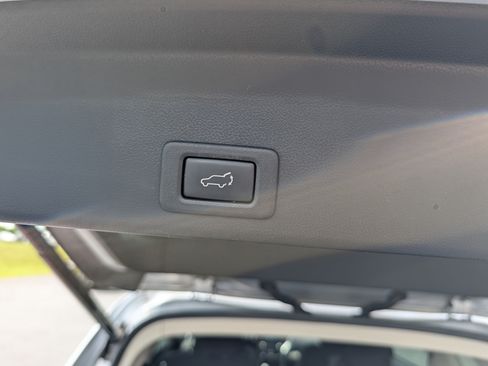 Used 2019 Subaru Ascent Premium AWD/4WD image 3