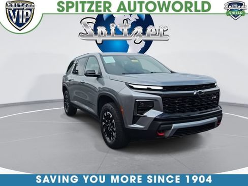 Used 2024 Chevrolet Traverse Z71 AWD/4WD image 2