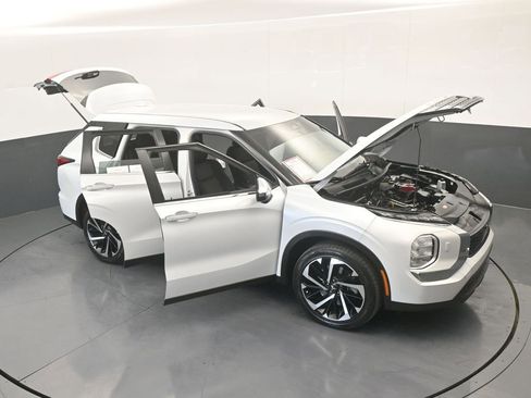 Used 2022 Mitsubishi Outlander ES image 67