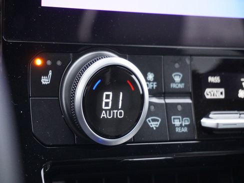 New 2026 Toyota Highlander XLE image 29