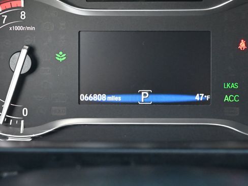 Used 2017 Honda Pilot Touring image 12