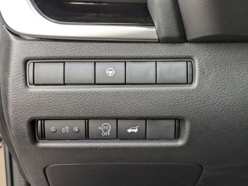 Certified 2025 Nissan Rogue SV AWD/4WD image 17