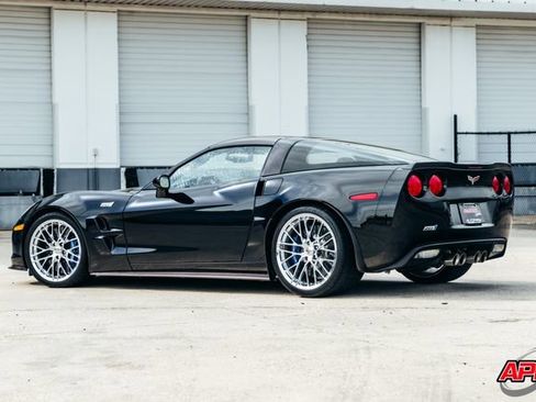 Used 2011 Chevrolet Corvette ZR1 w/ Preferred Equipment Group RWD image 5