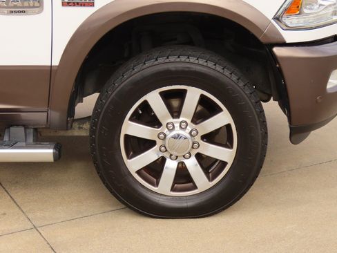 Used 2018 RAM 3500 Laramie Longhorn w/ Longhorn Southfork Package image 9