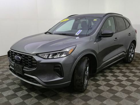 Used 2023 Ford Escape ST-Line w/ Tech Pack #1 AWD/4WD image 5