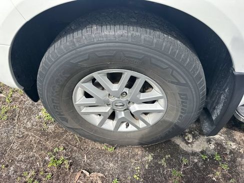 Certified 2021 Nissan Frontier SV w/ SV Utility Package RWD image 3
