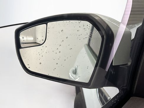 Used 2017 Ford Escape SE image 16