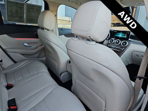 Used 2022 Mercedes-Benz GLC 300 4MATIC w/ Premium Package Lite image 16