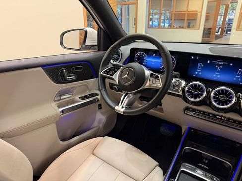 Used 2025 Mercedes-Benz GLB 250 image 10