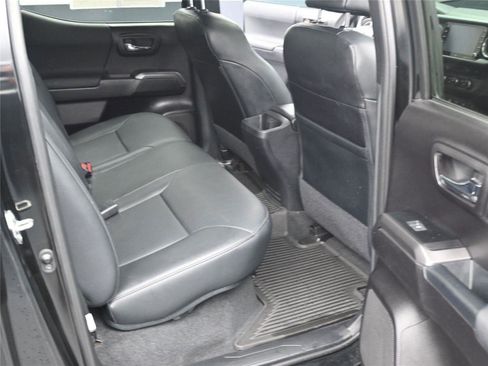 Used 2021 Toyota Tacoma TRD Sport w/ TRD Premium Sport Package image 8