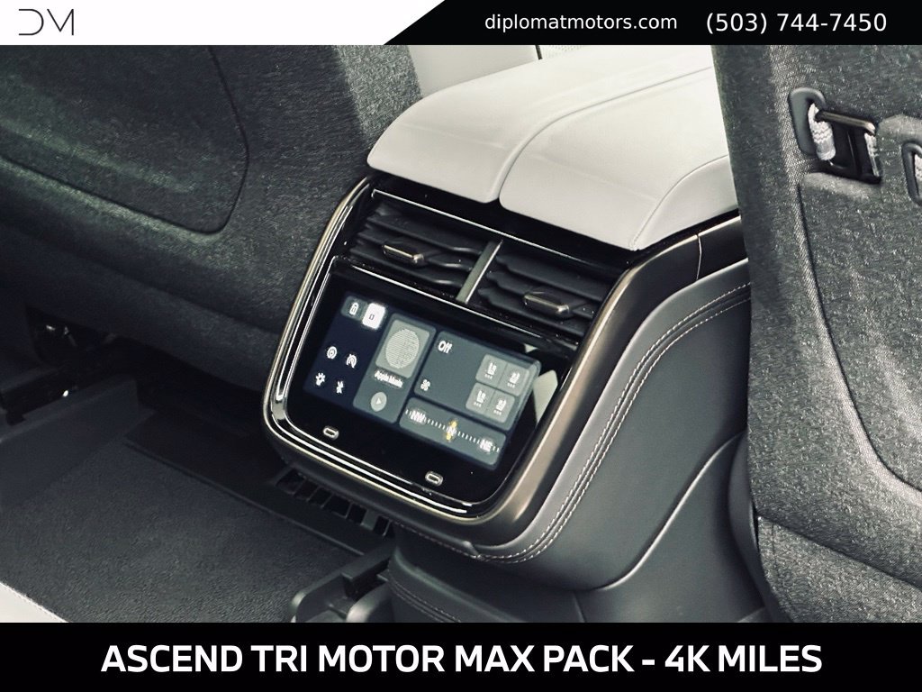 Used 2025 Rivian R1S Premium Dual AWD/4WD image 21