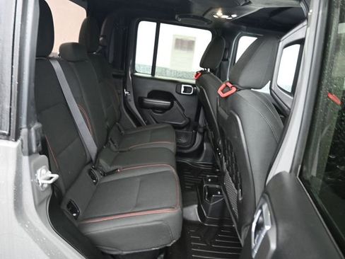 Used 2020 Jeep Gladiator Rubicon image 6