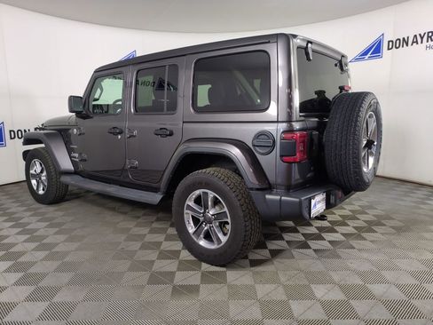 Used 2019 Jeep Wrangler Unlimited Sahara AWD/4WD image 3