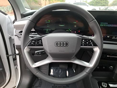 New 2025 Audi Q6 e-tron Premium Plus image 19