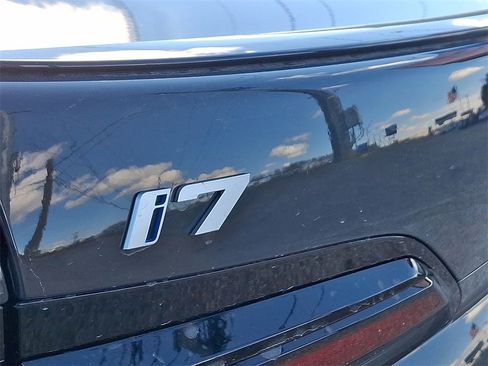 New 2026 BMW i7 xDrive60 image 16