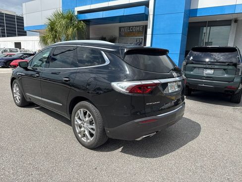 Used 2022 Buick Enclave Essence w/ Experience Buick Package FWD image 7