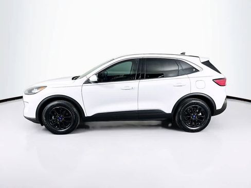 Certified 2020 Ford Escape SE image 3