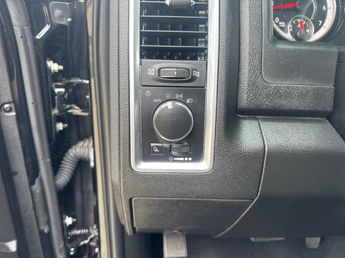 Used 2024 RAM 1500 Warlock AWD/4WD image 18