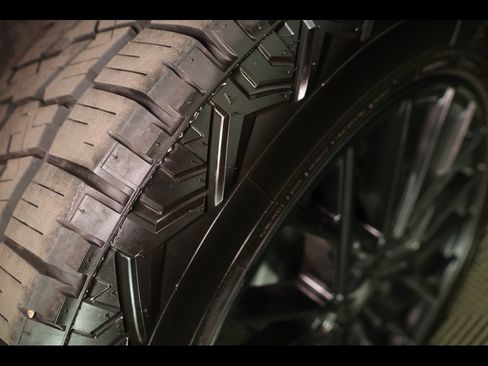 Used 2021 Lincoln Corsair AWD w/ Premium Package image 18