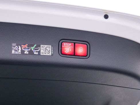 New 2026 Mercedes-Benz GLC 300 GLC 300 image 32