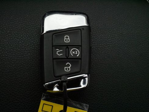 Certified 2023 Volkswagen Atlas SEL AWD/4WD image 30