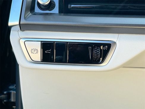 New 2026 Cadillac Vistiq Luxury image 10