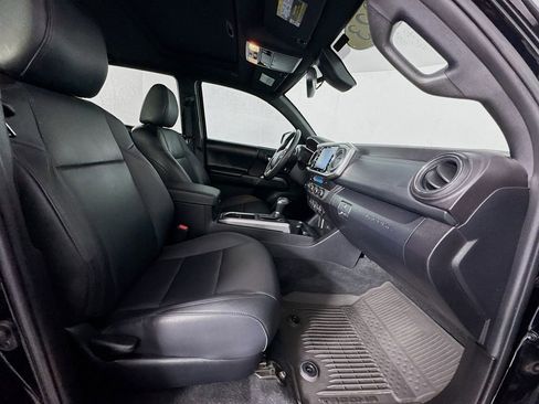 Used 2023 Toyota Tacoma Limited image 34