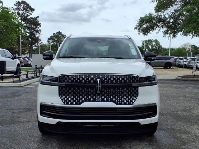 New 2026 Lincoln Navigator Reserve AWD/4WD image 3