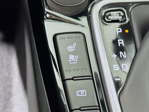 Used 2024 Kia Seltos SX w/ SX Sunroof Package image 25