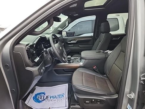 Used 2024 Chevrolet Silverado 1500 High Country w/ High Country Premium Package image 7