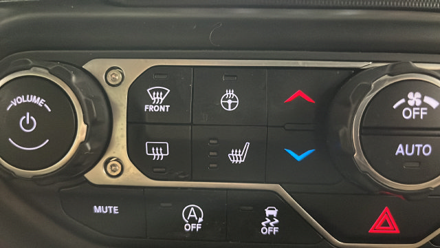 Used 2022 Jeep Gladiator Rubicon w/ LED Lighting Group AWD/4WD image 29